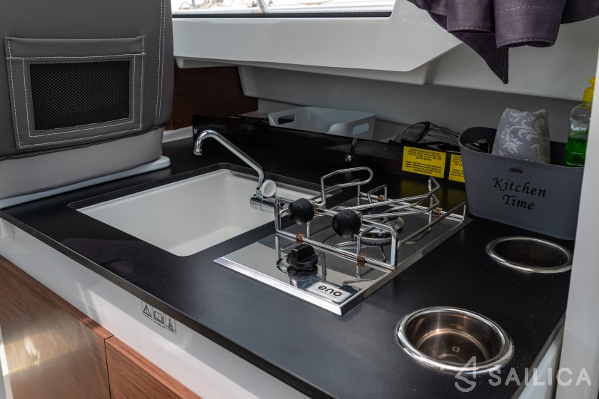 Merry Fisher 795 - Yacht Charter Sailica