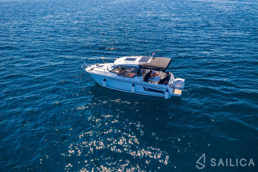 Merry Fisher 795 - Yacht Charter Sailica