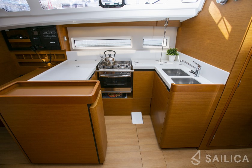 Sun Odyssey 440 - Yacht Charter Sailica