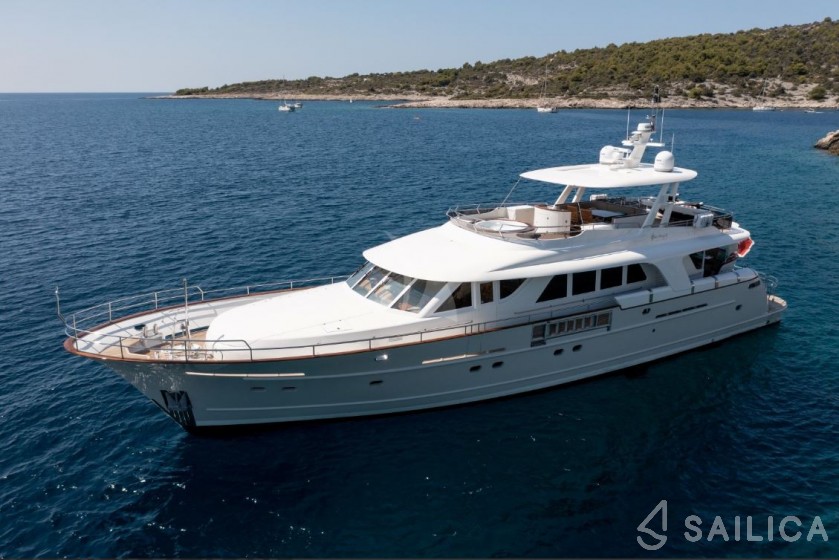 Motoryacht - Yacht Charter Sailica