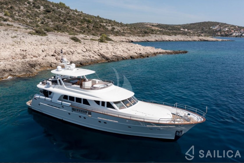 Motoryacht - Yacht Charter Sailica