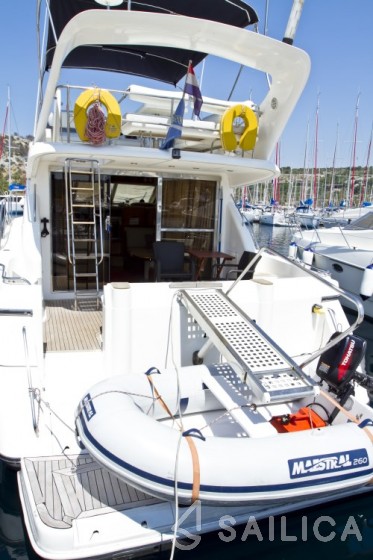 Princess 470 - Yacht Charter Sailica