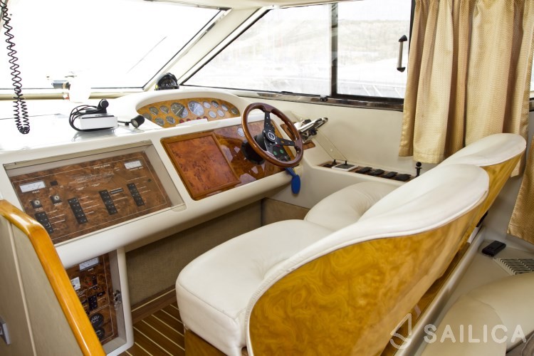 Princess 470 - Yacht Charter Sailica