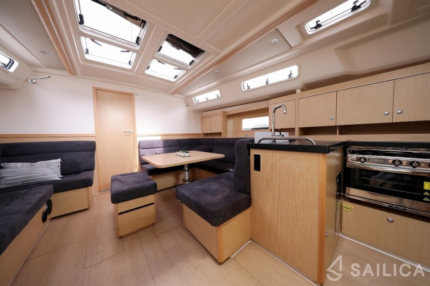 Hanse 455 - Yacht Charter Sailica