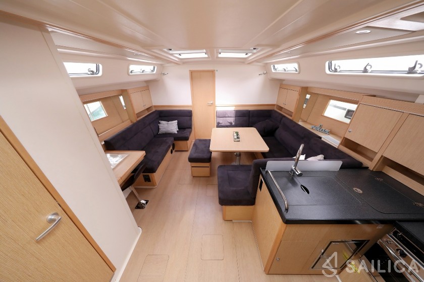 Hanse 455 - Yacht Charter Sailica