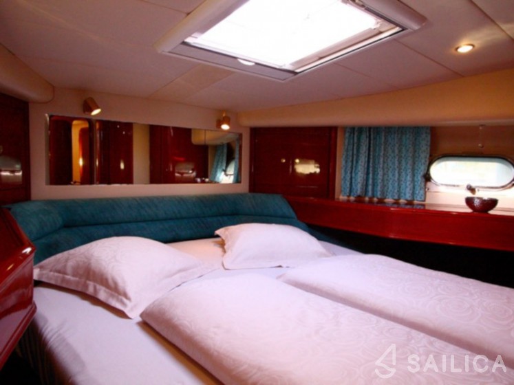 Princess 480 - Yacht Charter Sailica