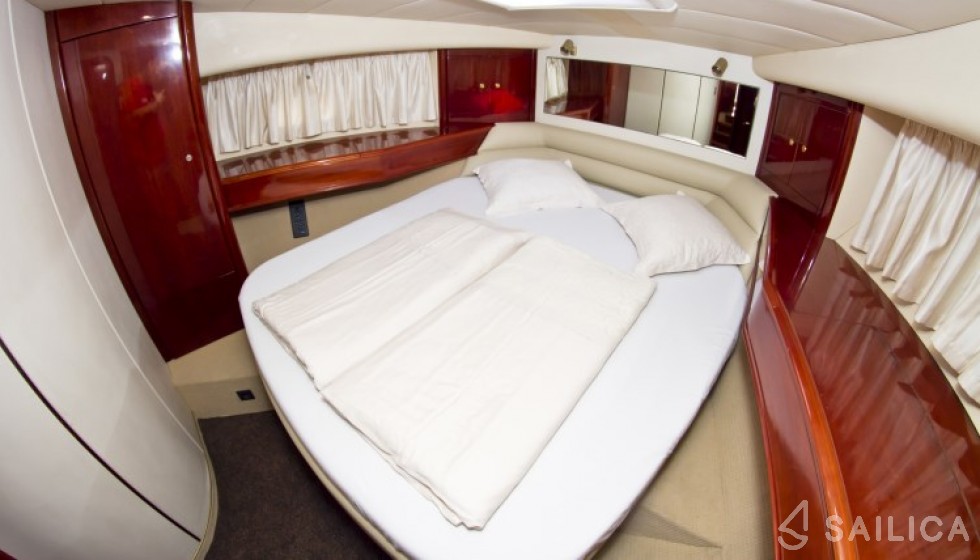 Princess 480 - Yacht Charter Sailica