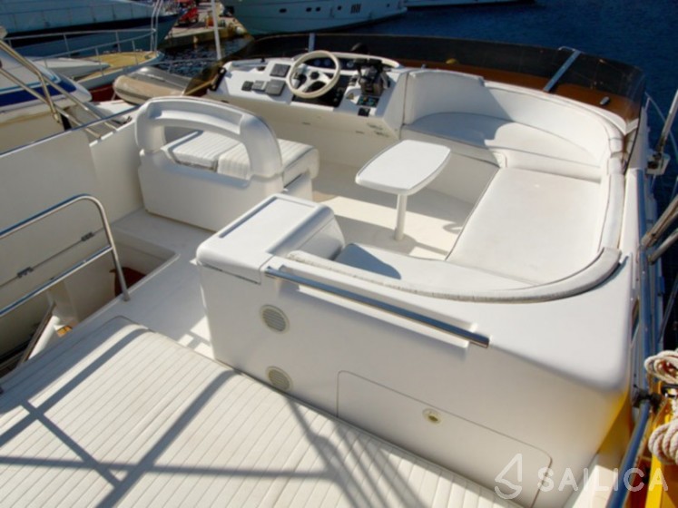 Princess 480 - Yacht Charter Sailica