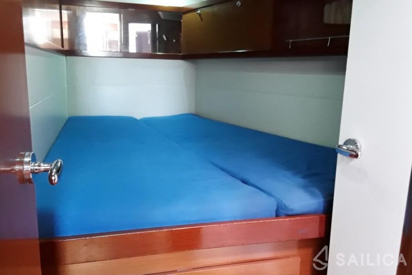 Oceanis 54 - Yacht Charter Sailica