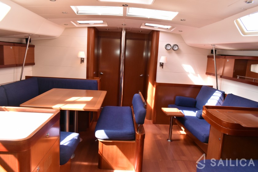Oceanis 54 - Yacht Charter Sailica