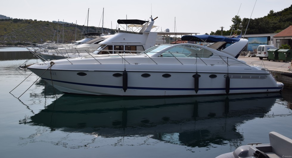 Targa 48 - Yacht Charter Sailica
