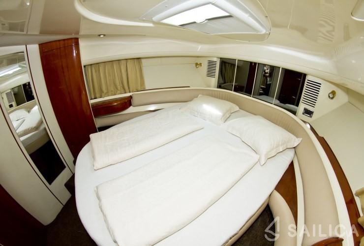 Targa 48 - Yacht Charter Sailica