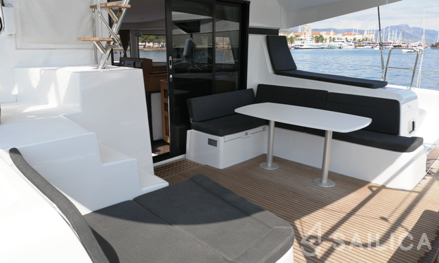 Lagoon 42 - Yacht Charter Sailica