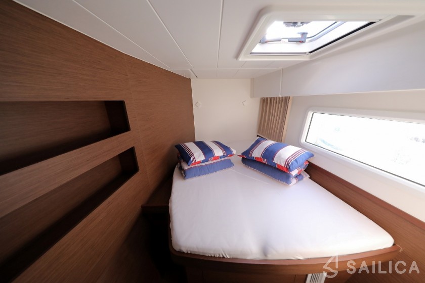 Lagoon 42 - Yacht Charter Sailica