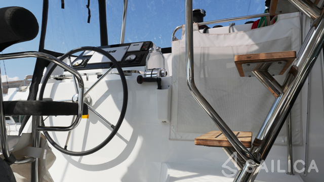 Lagoon 42 - Yacht Charter Sailica
