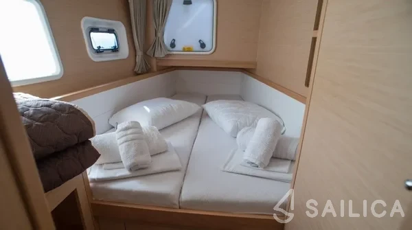 Lagoon 39 - Yacht Charter Sailica