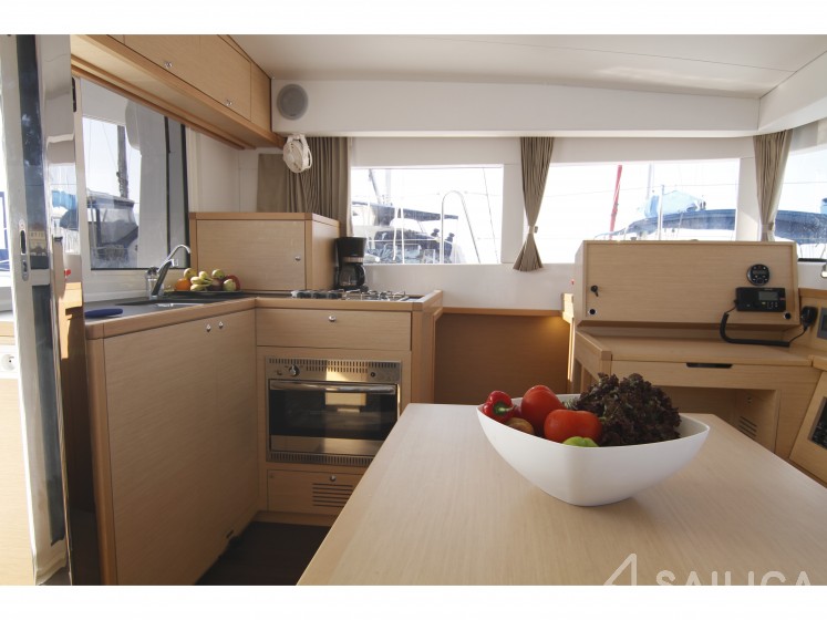 Lagoon 39 - Yacht Charter Sailica