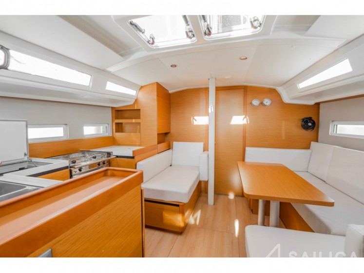 Sun Odyssey 410 - Yacht Charter Sailica