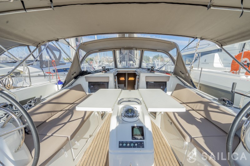 Sun Odyssey 410 - Yacht Charter Sailica