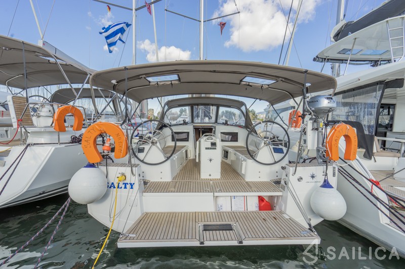 Sun Odyssey 410 - Yacht Charter Sailica