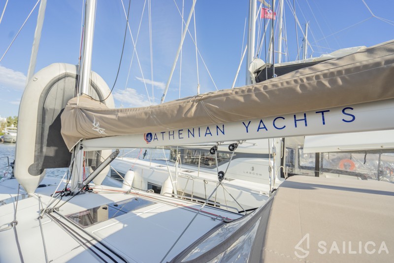 Sun Odyssey 410 - Yacht Charter Sailica
