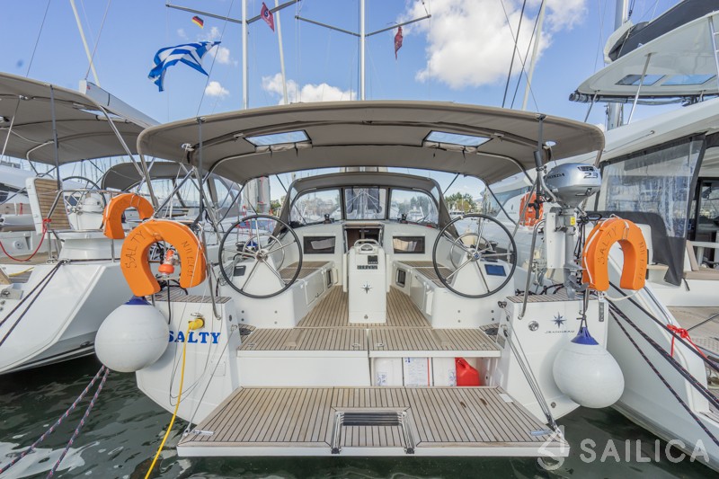 Sun Odyssey 410 - Yacht Charter Sailica