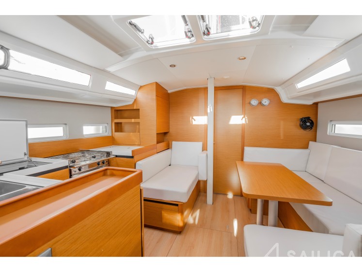 Sun Odyssey 410 - Yacht Charter Sailica