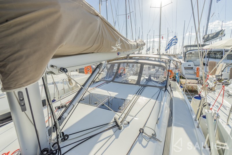 Sun Odyssey 410 - Yacht Charter Sailica