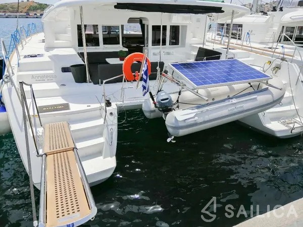 Lagoon 450  Flybridge - Yacht Charter Sailica