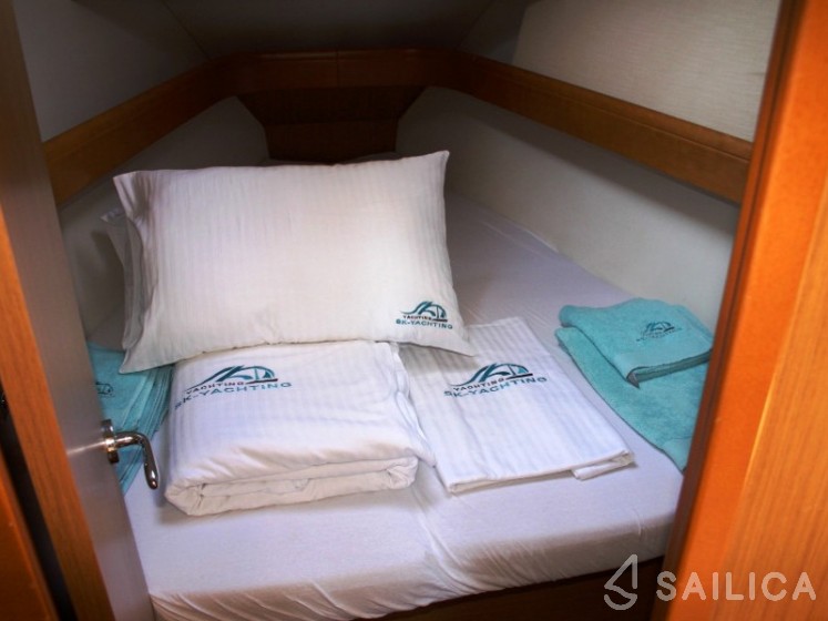 Sun Odyssey 36i - Yacht Charter Sailica