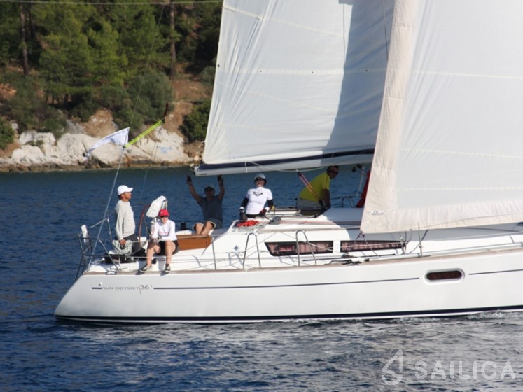 Sun Odyssey 36i - Yacht Charter Sailica