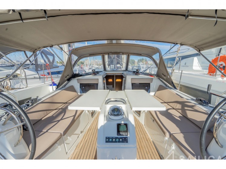 Sun Odyssey 410 - Yacht Charter Sailica