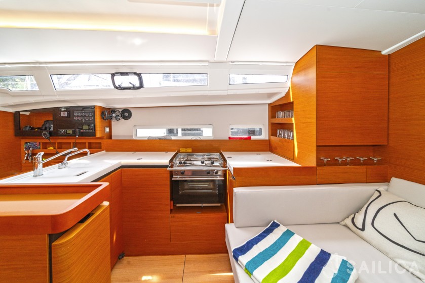 Sun Odyssey 410 - Yacht Charter Sailica