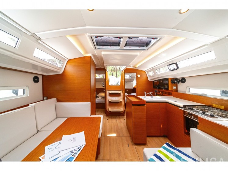 Sun Odyssey 410 - Yacht Charter Sailica