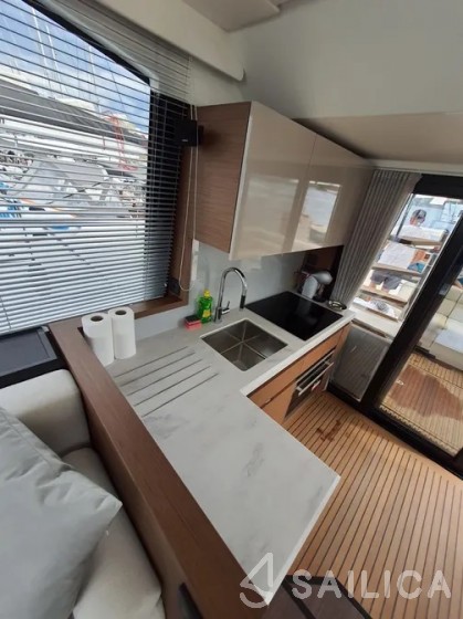 Monte Carlo 52 - Yacht Charter Sailica