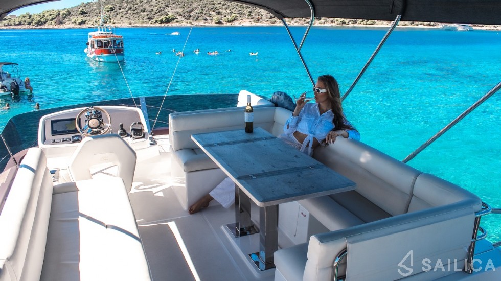 Monte Carlo 52 - Yacht Charter Sailica