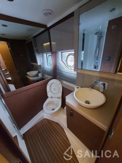Monte Carlo 52 - Yacht Charter Sailica