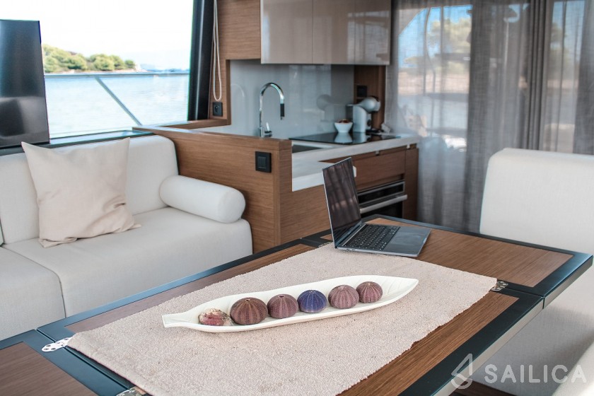 Monte Carlo 52 - Yacht Charter Sailica