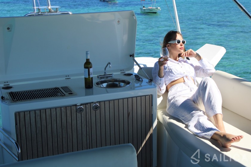 Monte Carlo 52 - Yacht Charter Sailica