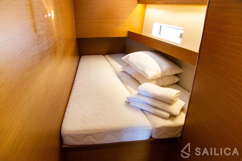Sun Odyssey 490 - Yacht Charter Sailica
