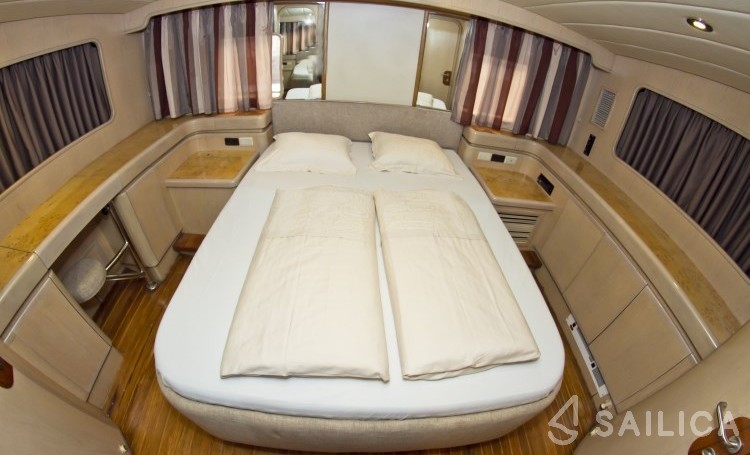 Johnson 56 - Yacht Charter Sailica