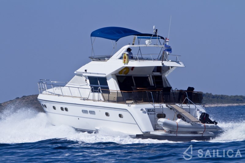 Yaretti 1910 - Yacht Charter Sailica