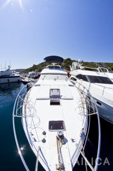 Yaretti 1910 - Yacht Charter Sailica