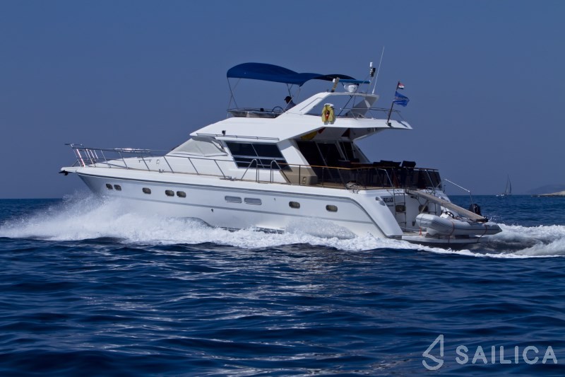 Yaretti 1910 - Yacht Charter Sailica