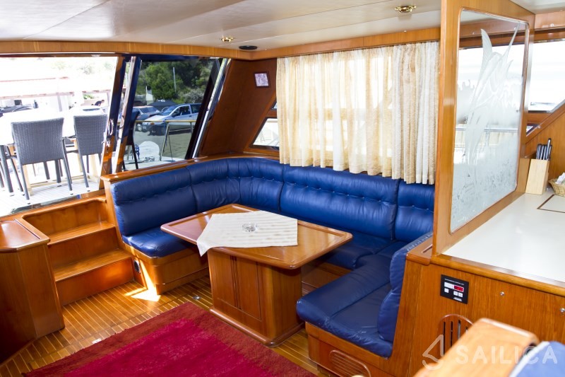 Yaretti 1910 - Yacht Charter Sailica