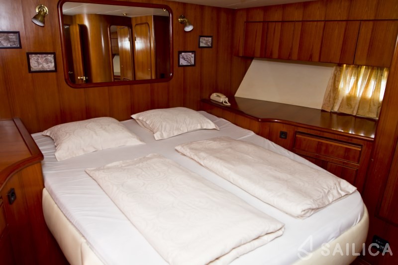 Yaretti 1910 - Yacht Charter Sailica