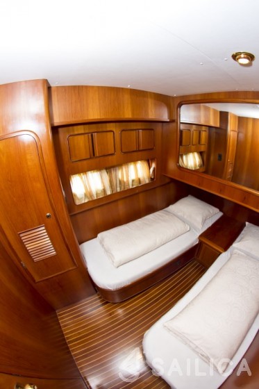 Yaretti 1910 - Yacht Charter Sailica