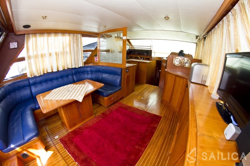 Yaretti 1910 - Yacht Charter Sailica