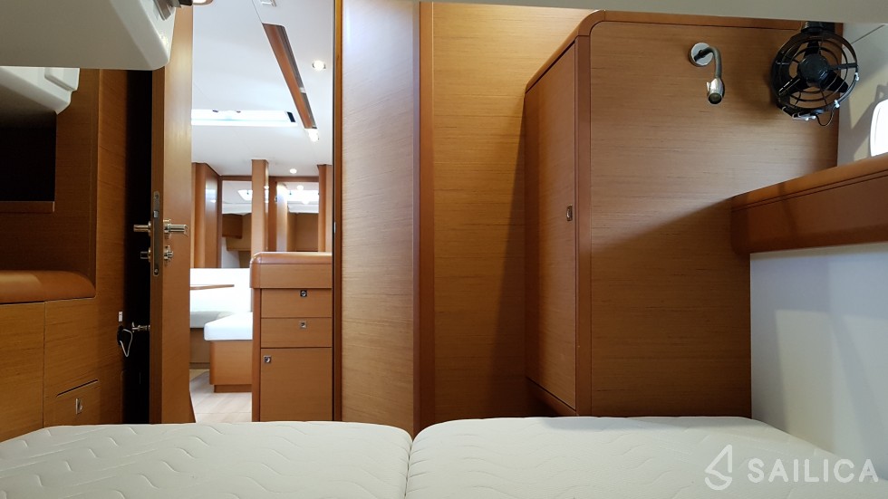 Sun Odyssey 519 - Yacht Charter Sailica