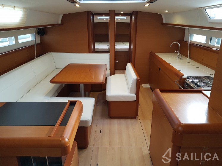 Sun Odyssey 519 - Yacht Charter Sailica